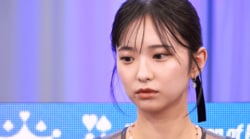 可愛すぎるポーカー女子の“ニヤニヤ顔”がたまらない！ 人気女優、爽快スリーカードでチップ「山盛り回収」の瞬間