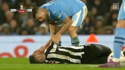 ムチのような一撃！球際でビンタ一発 怪物ハーランドのしなる指先が相手の顔面をとらえた決定的瞬間に一時騒然