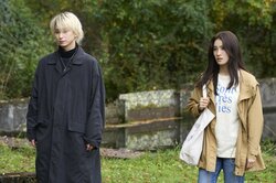 土屋太鳳、佐久間大介のブラックホールのような冷たい目に言葉を失う「カメラが回っていないと少年のように明るいのに」 映画『マッチング』インタビュー