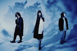 アニメ『ダンまちIV 深章 厄災篇』EDテーマはsajou no hanaが続投決定「微かでも闇に光を灯せるような歌を届けたい」