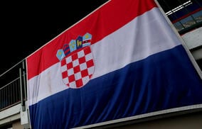 長さ200m！クロアチアサポーターが超巨大なビッグフラッグで選手にエール「W杯で優勝したいんだ」