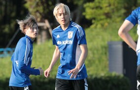 2日でデビュー＆即アシストの伊東純也、内転筋の違和感で前半のみのプレーに…監督「深刻なことはない」