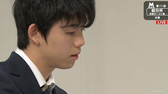 将棋・藤井聡太四段、佐藤天彦名人に勝利！　次戦は羽生善治竜王と公式戦初対決 1枚目