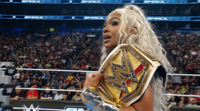 【映像】「まるで肉食獣」人気女子レスラーの“テッカテカ”肉体美