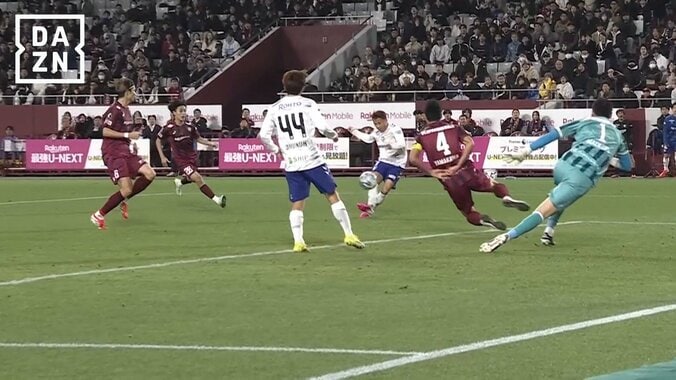 【映像】絶妙バウンドでGKを欺くエジルキック