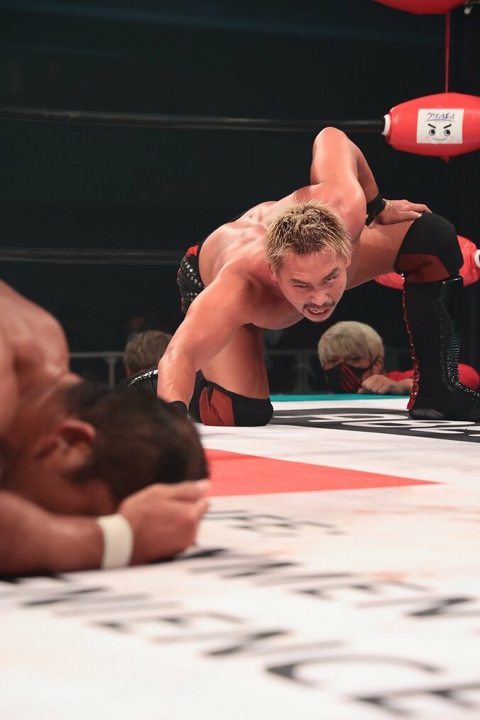「俺がノアだ」中嶋勝彦、GHCヘビー初防衛 不敵な笑みを浮かべる王者が見据える未来 3枚目