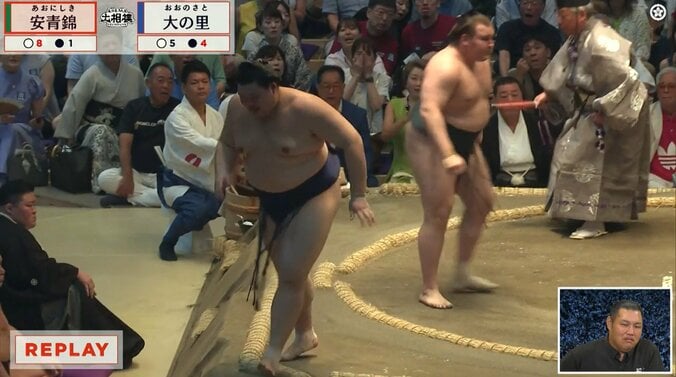「めっちゃ腫れてる」横綱・大の里“撃破”も安青錦の足が…カメラが捉えた左足の腫れに心配の声相次ぐ 5枚目