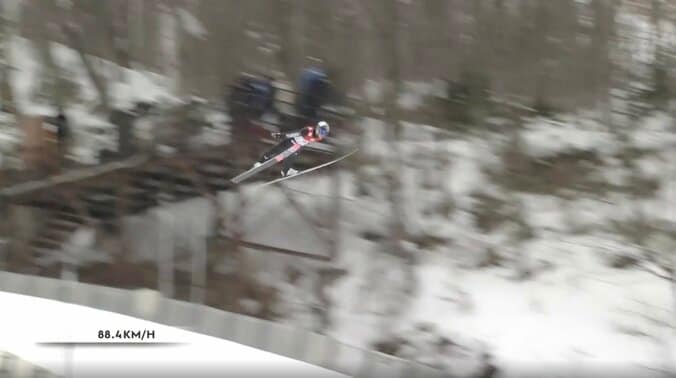 「なんというジャンプだ！」日本人五輪王者が母国で衝撃“136.5M” 確信した世界一「このまま下まで飛んでくるんだろうな」 3枚目