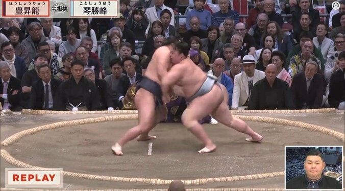 「かなりダメージを食らってる」豊昇龍、立ち合いの“一撃”で琴勝峰に異変か 元前頭・天鎧鵬が指摘した瞬間 3枚目
