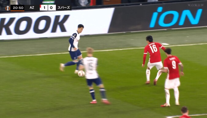 完勝！ AZ毎熊晟矢、韓国代表ソン・フンミンを“アクション守備”で封殺！「日韓対決は毎熊が優勢」「やるやん！」１対１からマイボールにした瞬間 3枚目
