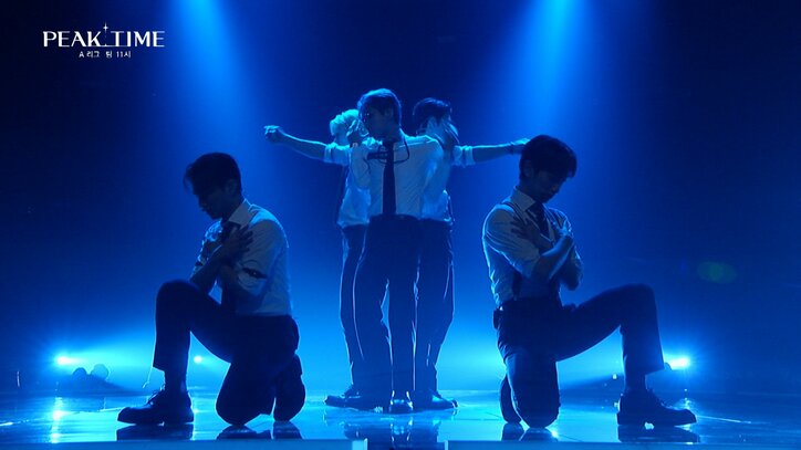 「全員がアルバイト兼務」苦労人K-POPアイドルがSNSで話題、社員証を首からぶら下げスーツ姿で圧巻パフォーマンス