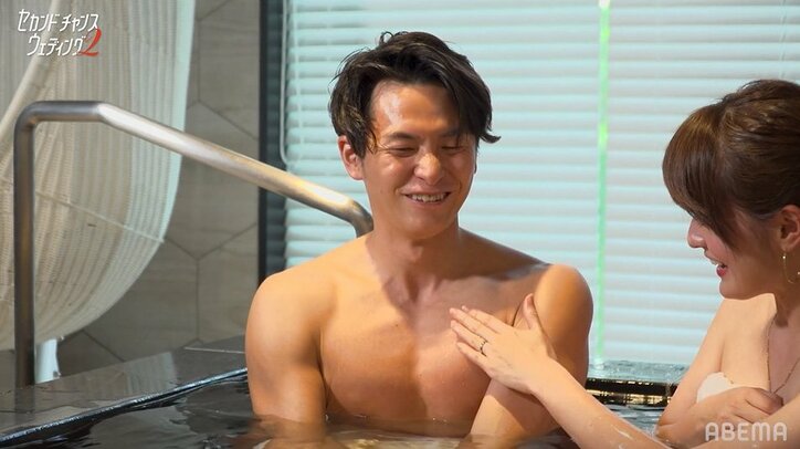 33歳女性、マッチングした34歳男性と婚前旅行で初混浴!積極的なボディタッチも『セカンドチャンスウェディング2』第7話