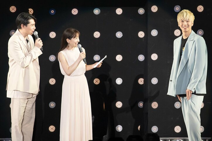 「顔面力が強い男たち」白濱亜嵐、川村壱馬・吉野北人・塩野瑛久らとTGCの舞台に登場! 片寄涼太もサプライズ歌唱