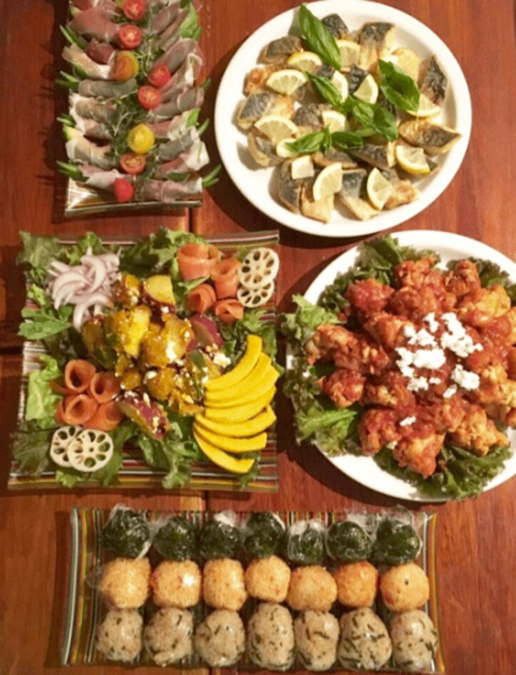 山田孝之、美人姉2人と久々姉弟ショット「ワイワイと賑やかな会でした」