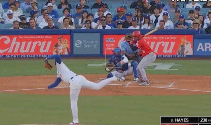 【写真・画像】捕手が捕れない！？ 大谷翔平の剛速球で“異変”「すげえ…」160キロ“内角ズバン”→打者の体勢がおかしくなる「エグいな」　1枚目