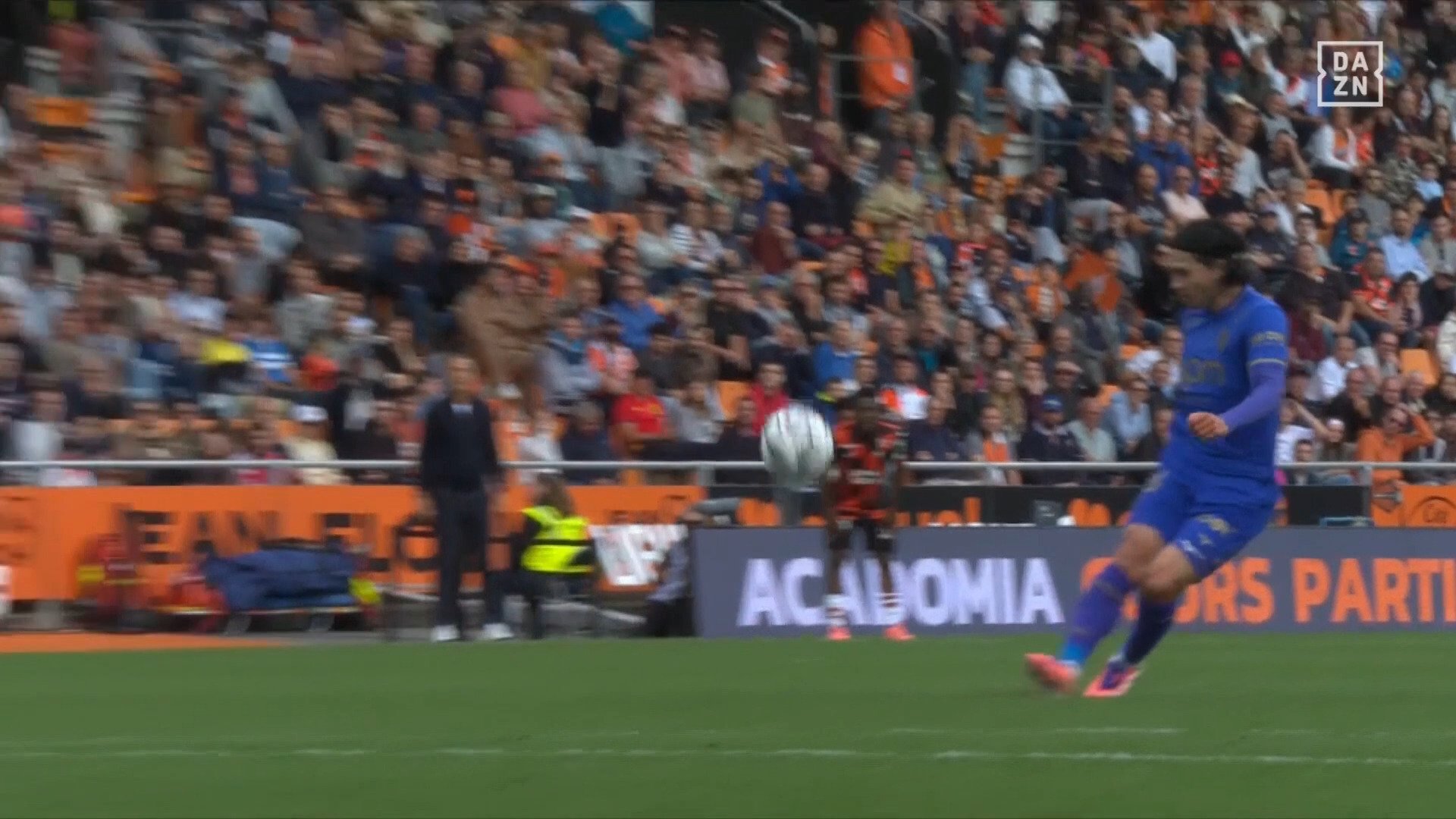 【映像】パスカット→ループシュートを放った瞬間