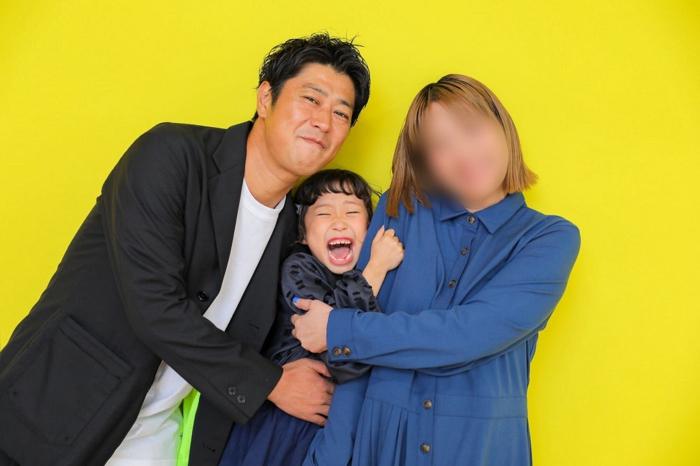 パンサー尾形の妻、娘の七五三で撮った家族ショットを公開「唯一後悔してることは、、、」 | エンタメ話題 | ABEMA TIMES | アベマタイムズ