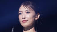 望月理恵 53歳の誕生日報告に驚きの声「奇跡の50代」「間違いなく日本一可愛い53歳」