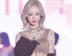 中村雅俊の美人娘・里砂（36歳）、シースルー衣装にチューブトップ合わせた大胆衣装でTGCに登場！「スタイル良いな」全身ショットに反響