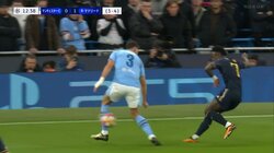 このズラしにやれたんよ...ブラジル代表コンビの阿吽の呼吸がエグすぎた「2人で攻撃完結やん」世界最高ドリブラーのパスを“シティキラー”が叩き込んだ瞬間