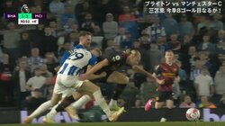 「掴んで蹴って引っ張って...」それでも止められない怪物ハーランド、胴体にしがみつくDFをぶん回す「フィジカル化け物過ぎる」元北朝鮮代表・鄭大世も驚愕