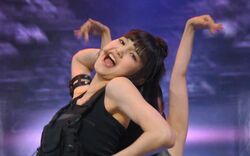 超セクシー！ 沖縄出身の15歳練習生ヒメナ、BLACKPINK楽曲を髪を振り乱し激しくパフォーマンス！「誰も真似できない、生まれ持ったもの」コーチらが最大級の賛辞