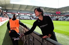 「私も欲しい｣!! モナコ初ゴールの南野拓実がファンの少年にユニフォームを渡す｢神対応｣! ｢ちょっと泣いた｣と話題となった日本代表MFの試合後のコメント