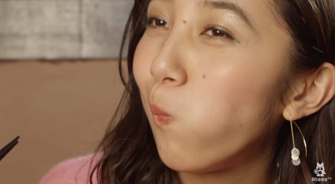 『焼肉が私を包む！』近藤カコが極上の焼肉でメシテロ敢行 1枚目