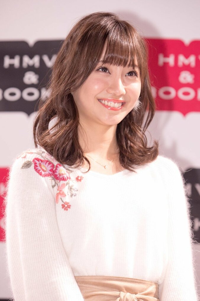 フリーアナウンサー柴田阿弥、ファンへの感謝の気持ち込めた初写真集は「150点！」の仕上がり 4枚目