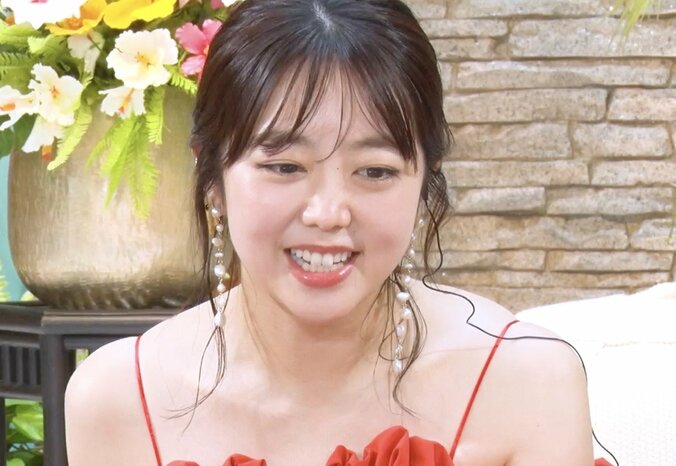 【写真・画像】「私とも手つないでほしい」“整形総額1000万円超え”スタイル抜群美女の大胆行動に驚きの声「上書き！」 　1枚目