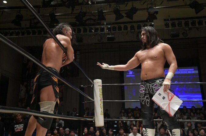 賞金100万円は「おっパブで使う」！“ヴィラン”DDT王者・佐々木大輔、初防衛　V2戦は1.3「マジ卍超」 1枚目