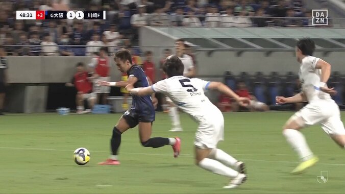 一体何が起きた? 川崎DF、痛恨ミスで失点関与「中途半端なプレー」「高井の穴をどう埋めるかだな」ファンは辛辣＆同情 4枚目