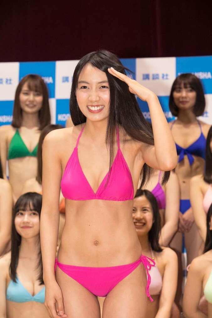 アイドルの登竜門『ミスマガジン』が７年ぶり開催、決勝16名がビキニ披露 8枚目