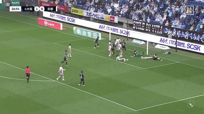 「ソンジュン偉すぎる」日本帰化報道の18歳MF、ライン上ギリギリでの“神クリア”が話題「ユンの1mm」「割ってなかったのか」 4枚目