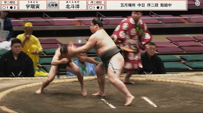 62キロの超軽量力士、立ち合いで“謎”の動き「何か狙ってた?」「衝撃光景」ファン困惑 5枚目