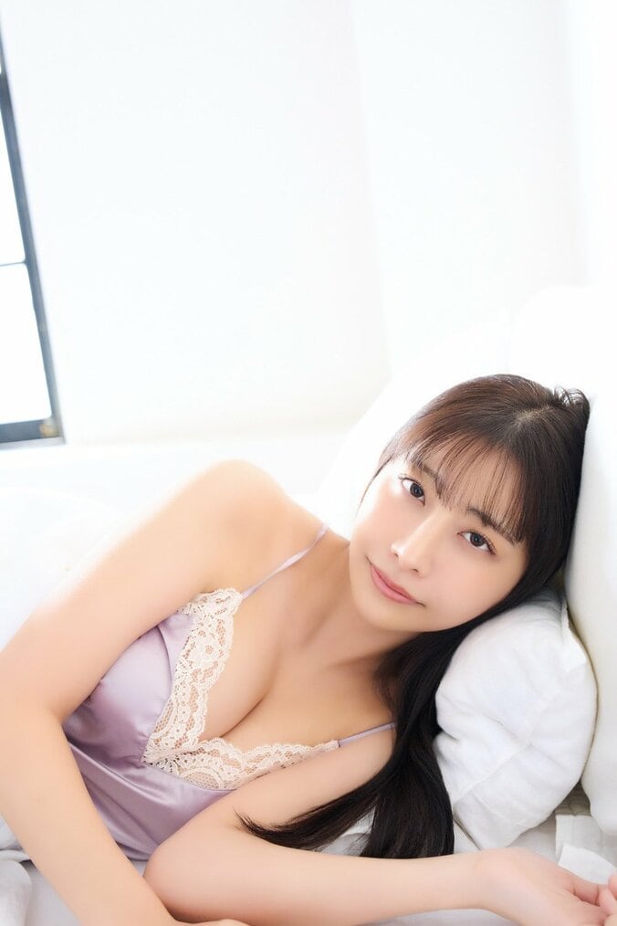 人気YouTuber鈴木優香、黒レース水着で魅せる上品な大人の色香 3カ月連続デジタル写真集の第2弾がリリース 1枚目