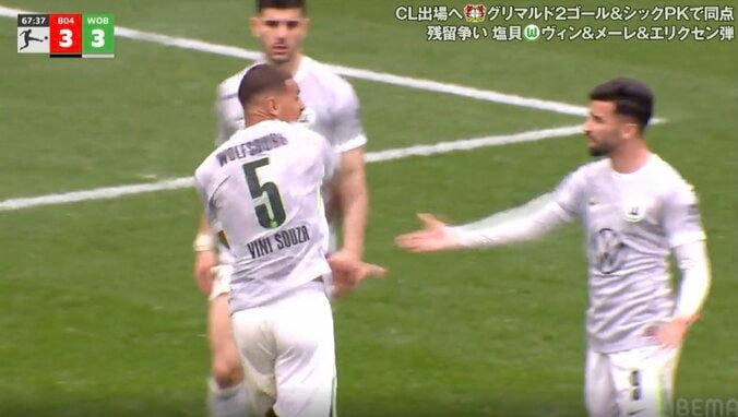 「これは酷すぎる」怠慢プレーに激怒→まさかの“仲間割れ”「めっちゃキレてる」痛恨の逆転ゴールで“一触即発”「チーム崩壊中」 5枚目