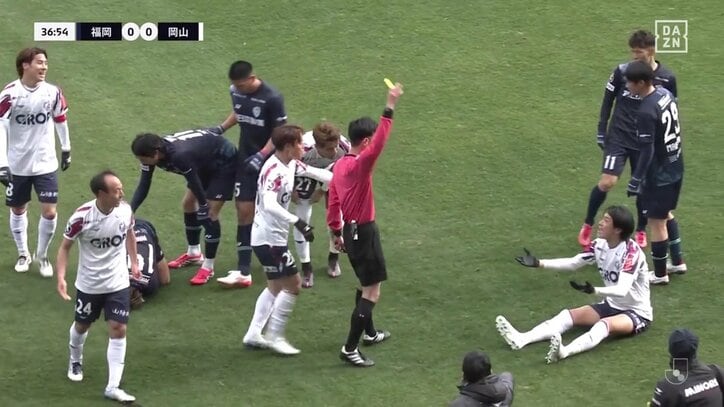 【映像】どっちのファウル？際どすぎる「接触」