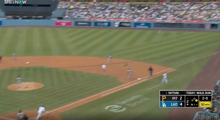 【写真・画像】「油断した？」大谷翔平の爆足で“まさかの展開”… 相手野手の一瞬の隙をついて“爆速タッチアップ”「マジかよ！」「速すぎるw」　1枚目