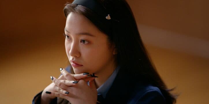 誰もが羨む貴族学校、しかしそこは壮絶な階級社会だった…「貧乏に生まれたのが悪いのよ」転落事件の真相から見える学園内の格差、韓国発の手に汗握る心理戦ドラマ