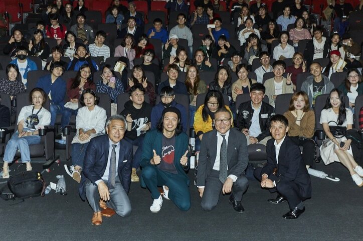韓国でも鳴り止まぬ大きな拍手!『かぞくいろ』釜山国際映画祭でのワールドプレミアに國村隼らが登場