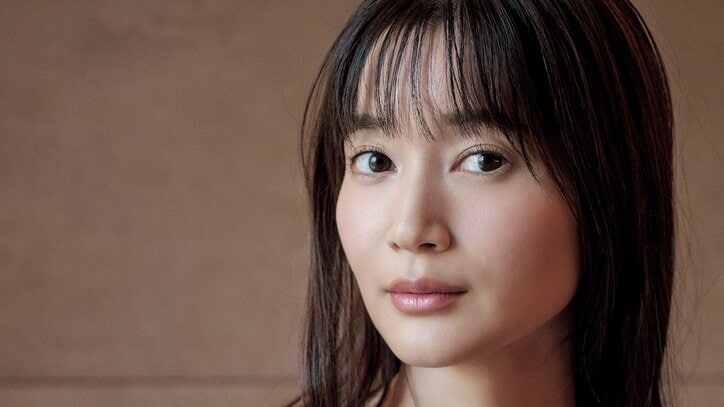 【写真・画像】妖艶さダダ漏れな出口亜梨沙、ラグジュアリー宿で“秘密の恋” 週刊SPA！「美女地図」登場　1枚目