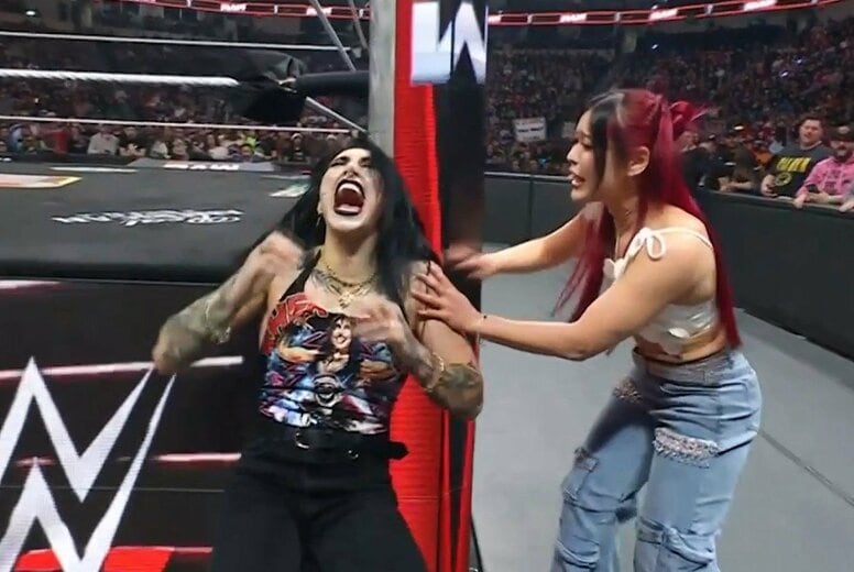 日本人女子レスラー、米マットで前代未聞の“奇策”が波紋 客席に忍び込んで襲撃