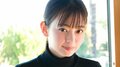 女優・涼井菜生、黒タートルネック×チューブ水着でお風呂グラビア ヤンマガWeb「NEXT推しガール!」