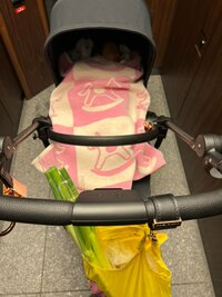 内山琴『はじめての買い物！』