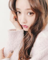 「いつもの自分と違う感じに…」谷まりあ、“甘めメイク”のオフショットを公開