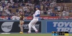 死球後に何が起きた…？ 大谷翔平の“足”でまさかの展開「ここで？」「メンタル強すぎ」相手バッテリーがドン引き… とんでもない走塁が話題に