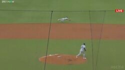 大谷翔平の速すぎる弾丸ヒットを惜しくも取り損ねたセカンド“絶望リアクション”の瞬間「よく飛びついたけどなー」