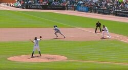 球場騒然！一体、何が起きた…！？ 大谷翔平、いくらなんでもやりすぎ　牽制されたのに全力スタート→余裕で盗塁を決める瞬間「結局走るんかい」「ピッチャー完全無視ｗ」