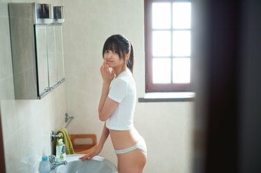 乃木坂46五百城茉央　モバイル　NOGI A/W 2024　フォトTシャツ　１枚 乃木坂46 OFFICIAL WEB SHOP | 乃木坂46 グッズ通販サイト